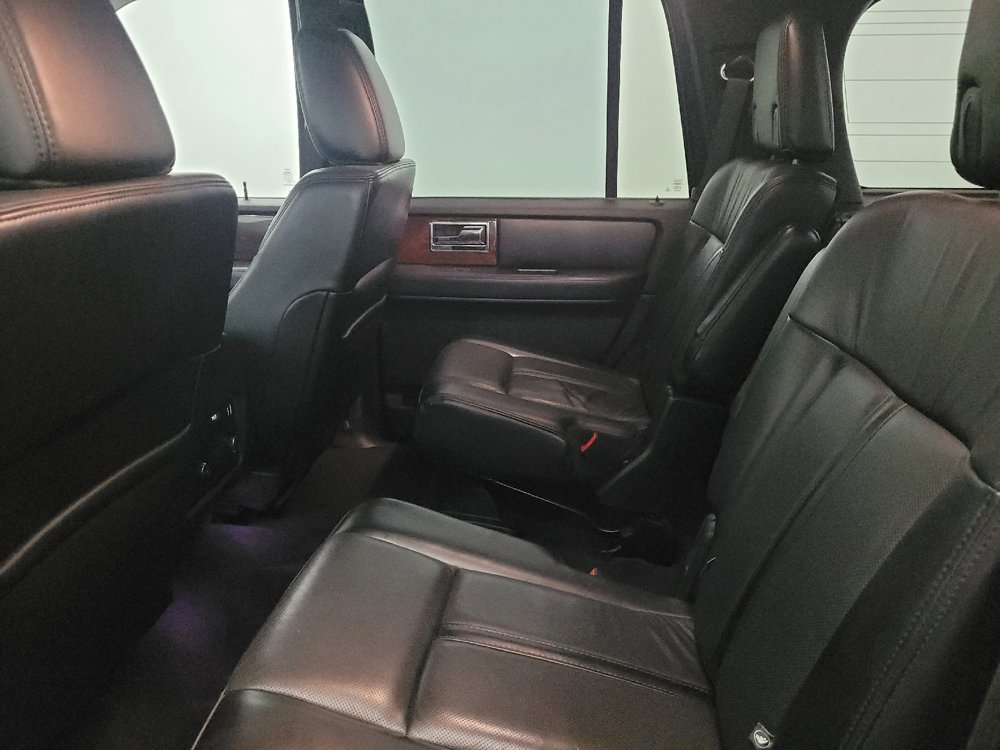 Used 2017 Lincoln Navigator Select AWD/4WD image 18