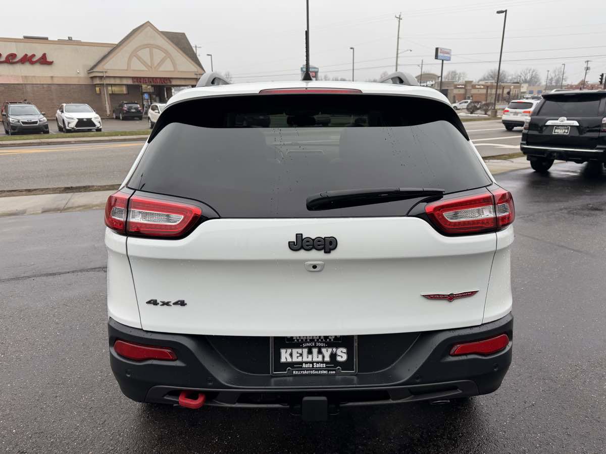 Used 2016 Jeep Cherokee Trailhawk w/ Comfort/Convenience Group image 4