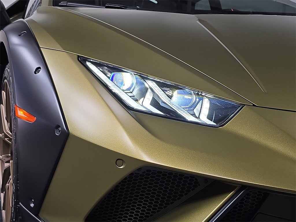 Used 2024 Lamborghini Huracan Sterrato image 12
