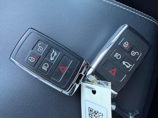 Used 2020 Jaguar E-PACE R-Dynamic SE image 33