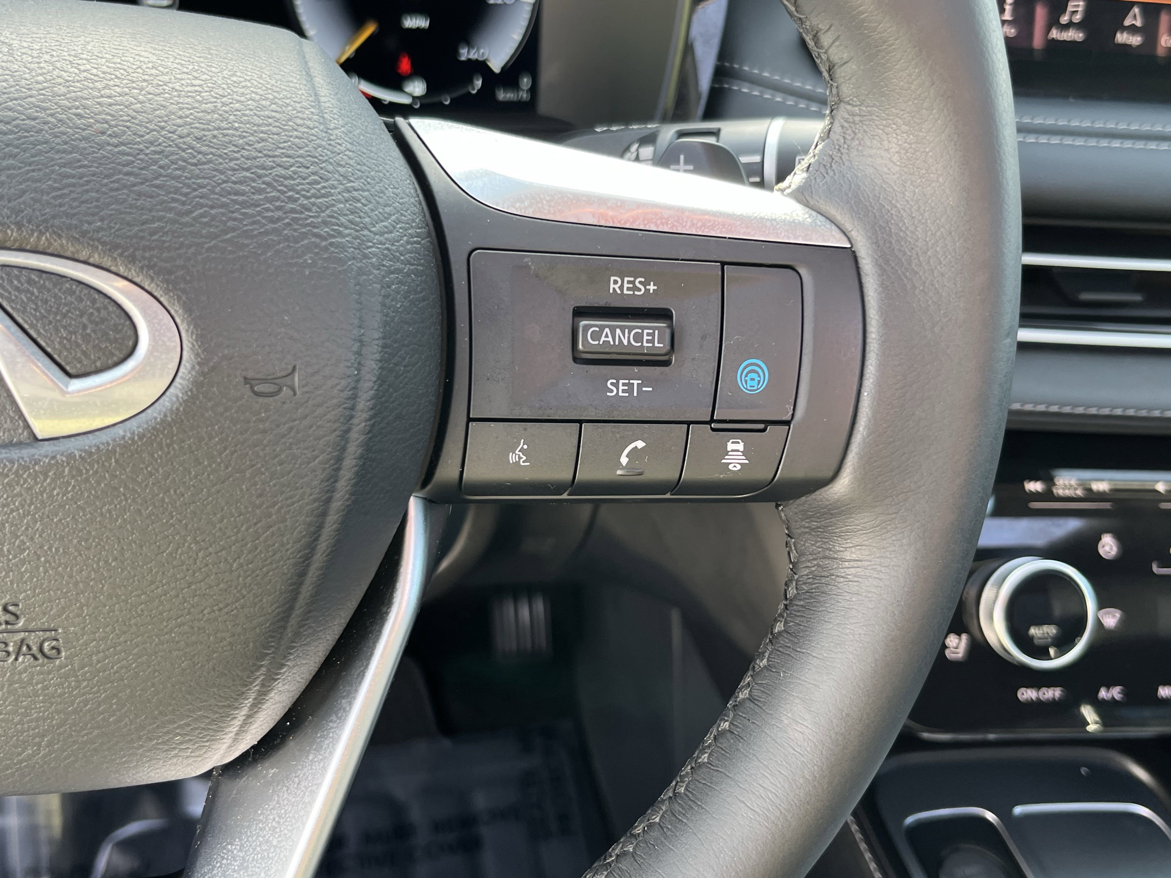 Used 2025 INFINITI QX60 Luxe image 24