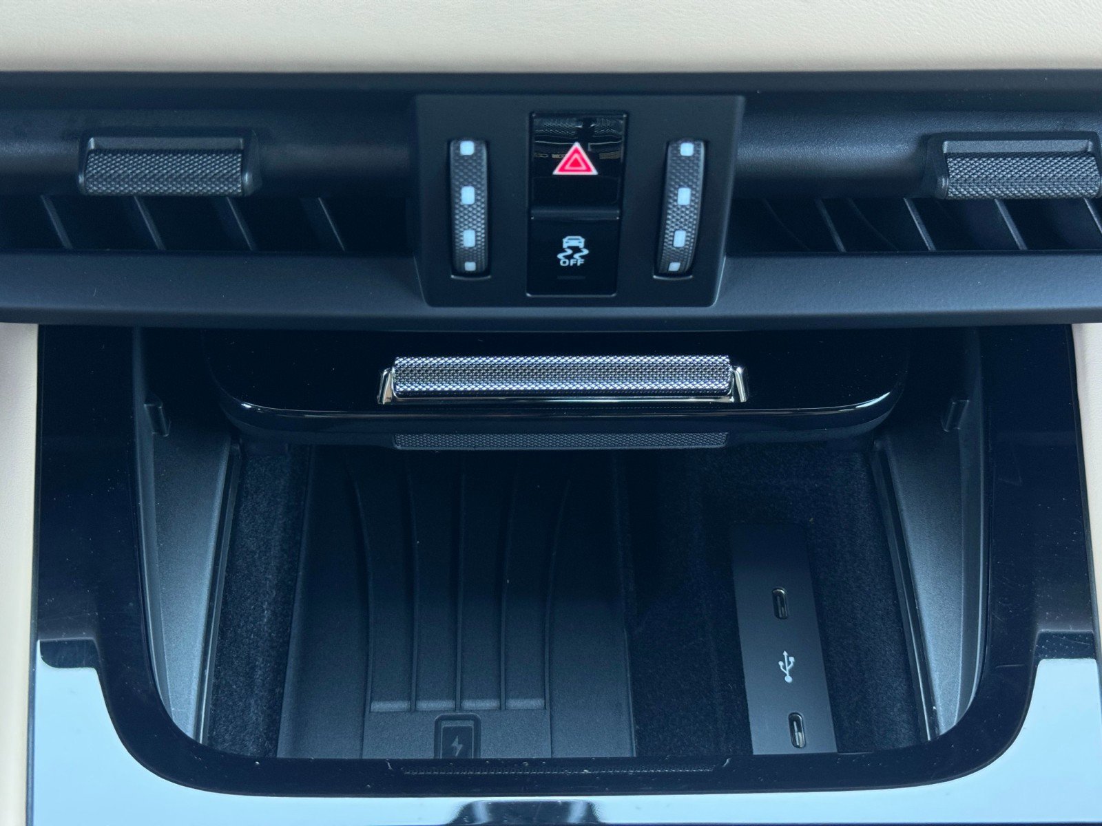 Used 2024 Porsche Cayenne Turbo AWD/4WD image 36