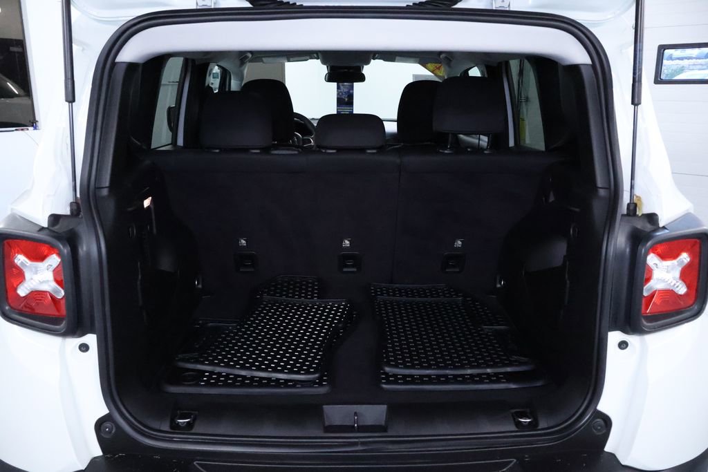 Used 2023 Jeep Renegade Latitude image 16