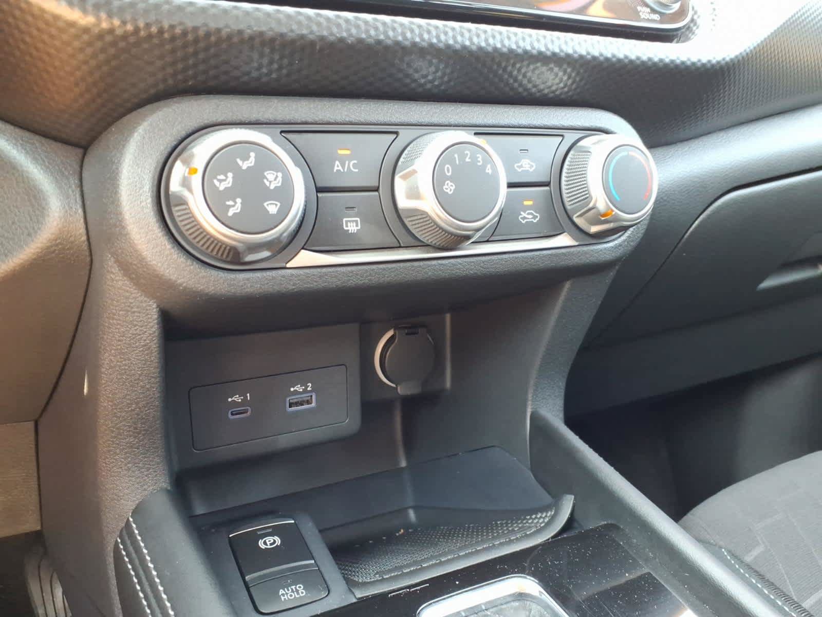 Certified 2024 Nissan Kicks SV FWD image 19