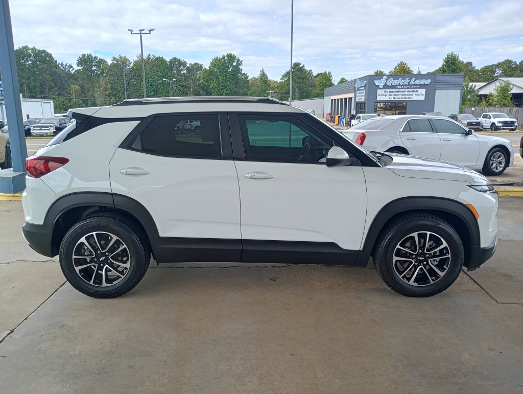 Used 2025 Chevrolet TrailBlazer LT FWD image 6