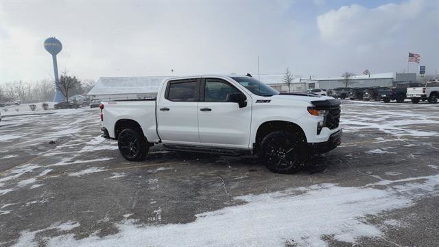 Used 2023 Chevrolet Silverado 1500 Custom Trail Boss w/ LPO, Dark Essentials Package image 2