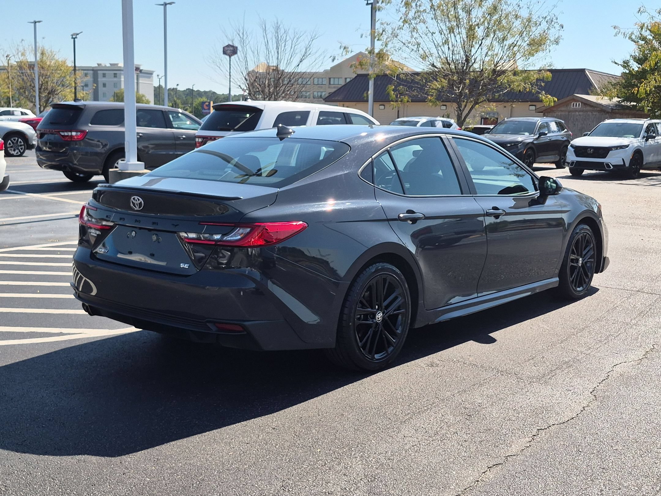 Used 2025 Toyota Camry SE FWD image 3