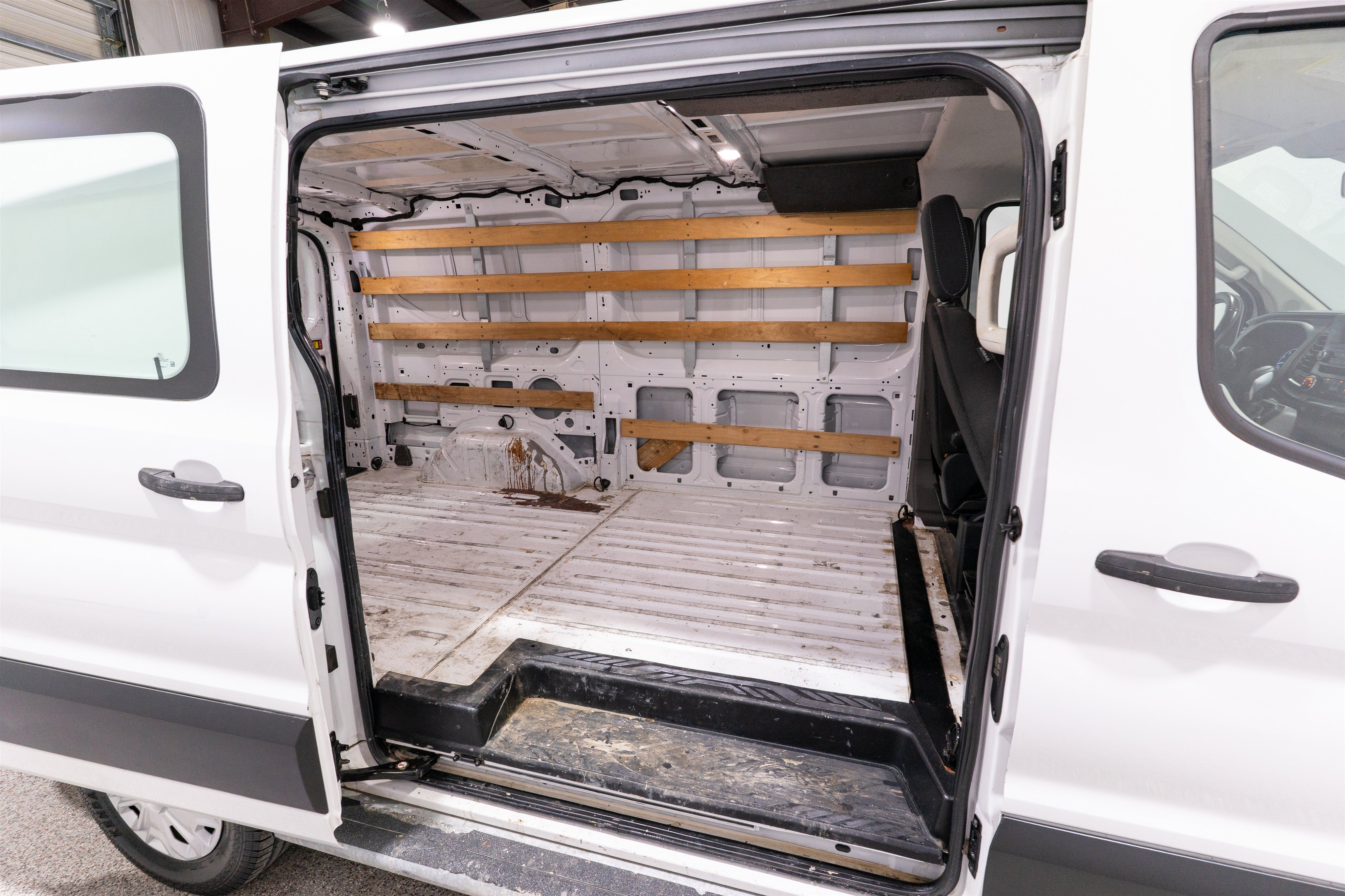 Used 2020 Ford Transit 250 Low Roof w/ Exterior Upgrade Package RWD image 12