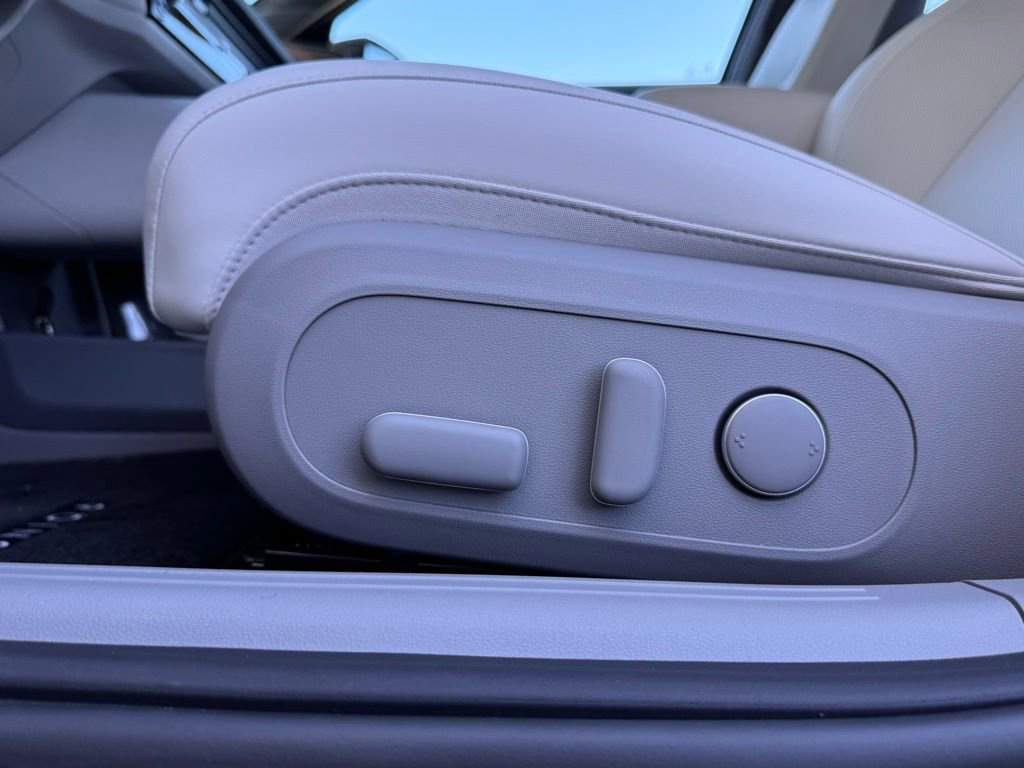 New 2025 Hyundai Ioniq 6 Limited image 8