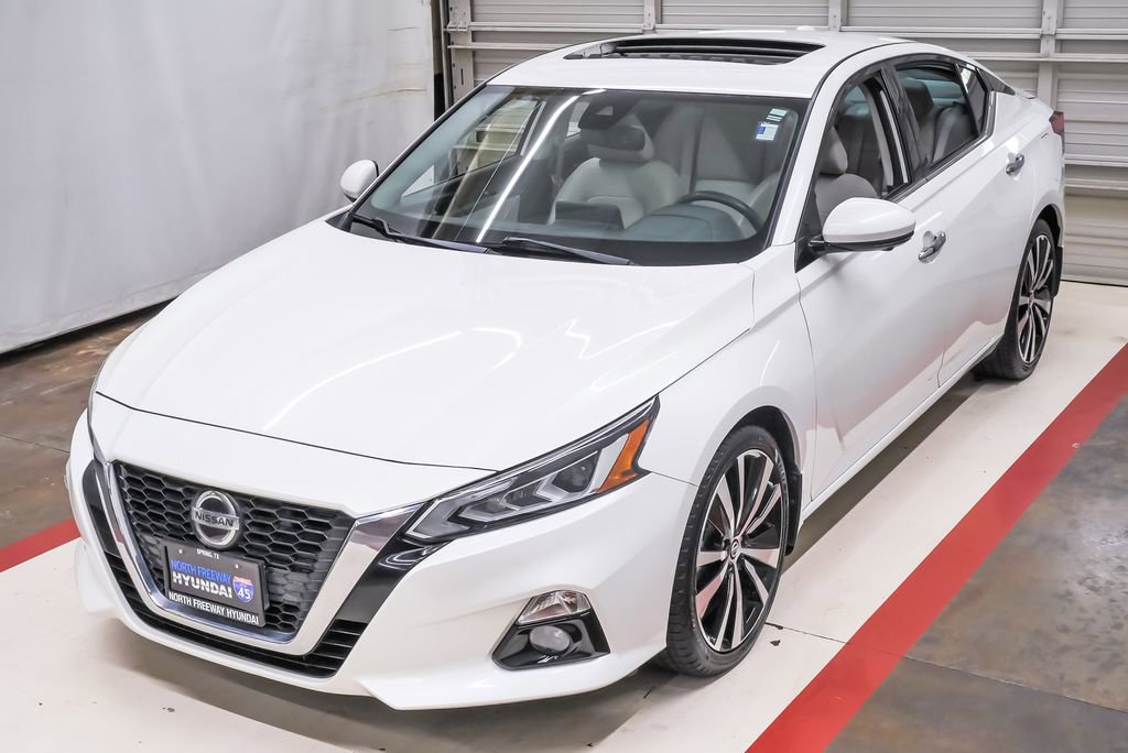 Used 2019 Nissan Altima 2.5 Platinum FWD image 1