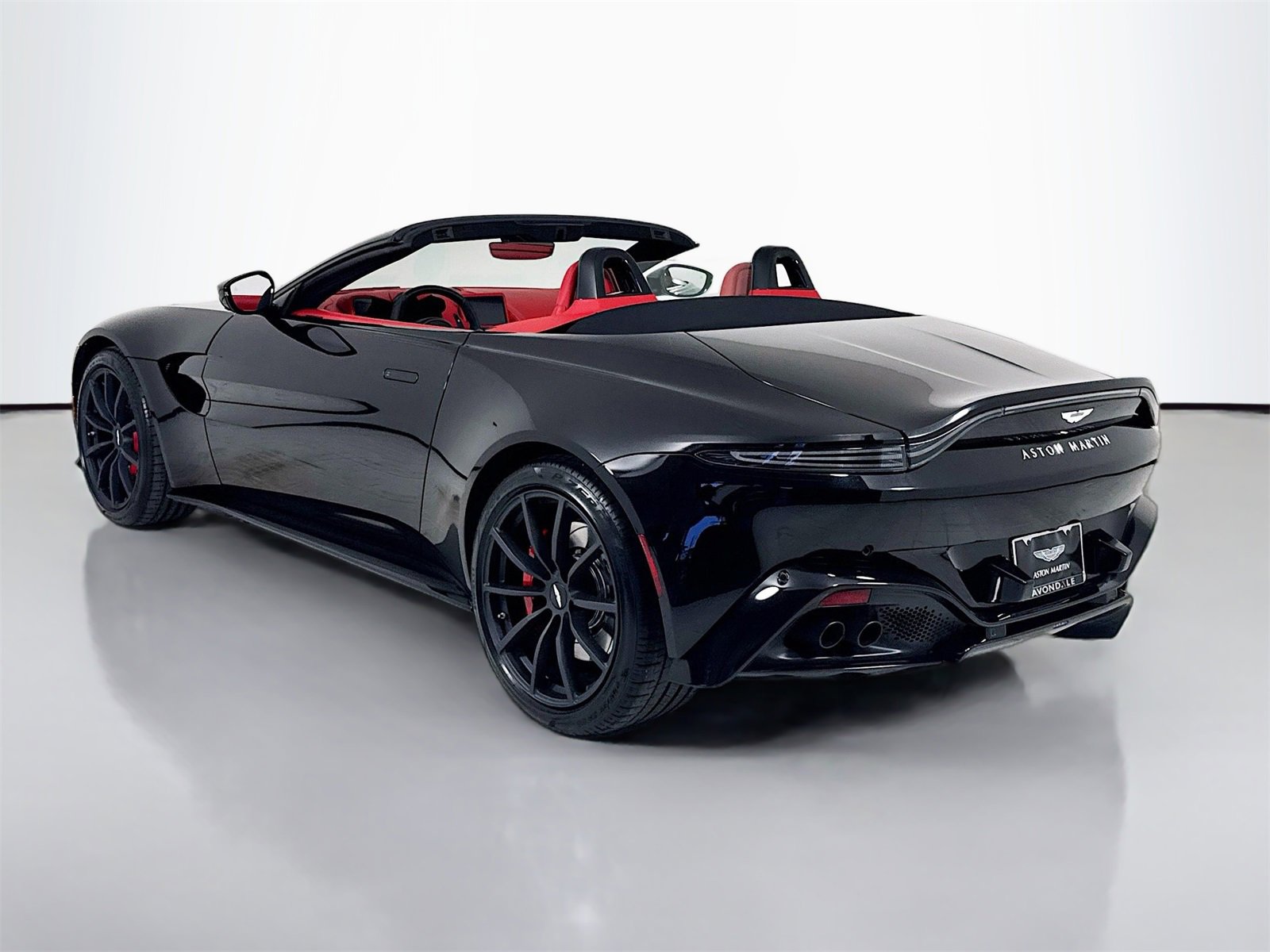 Used 2022 Aston Martin V8 Vantage Roadster image 5