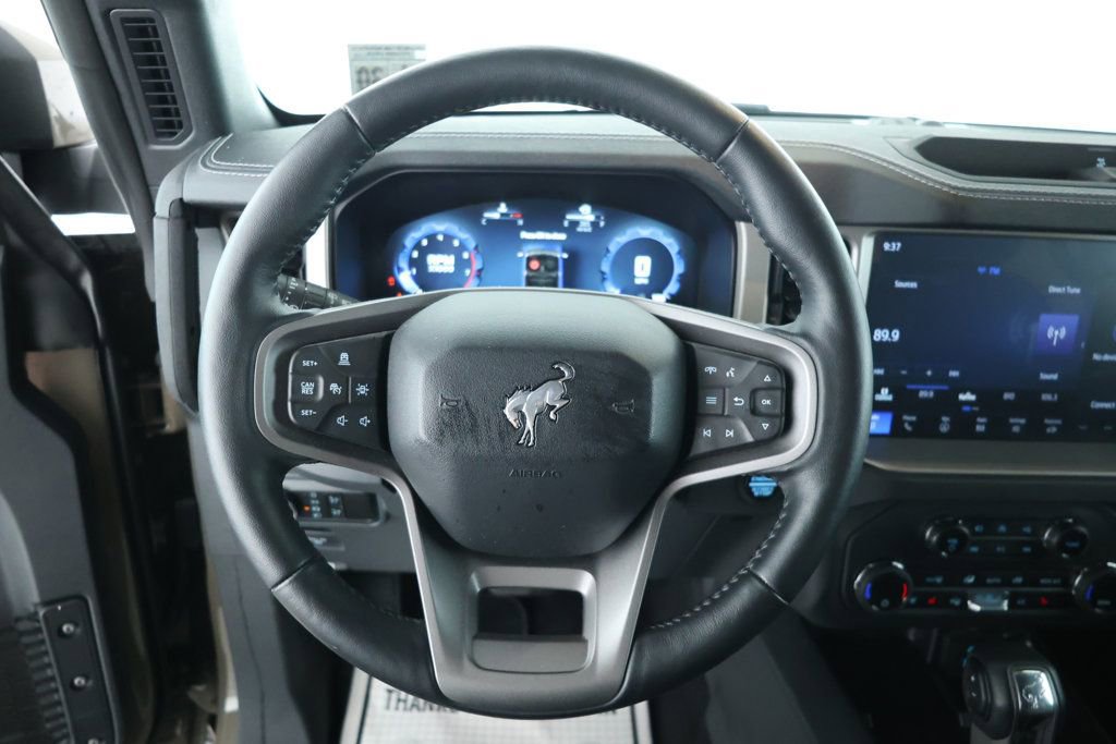 Used 2025 Ford Bronco Outer Banks image 11