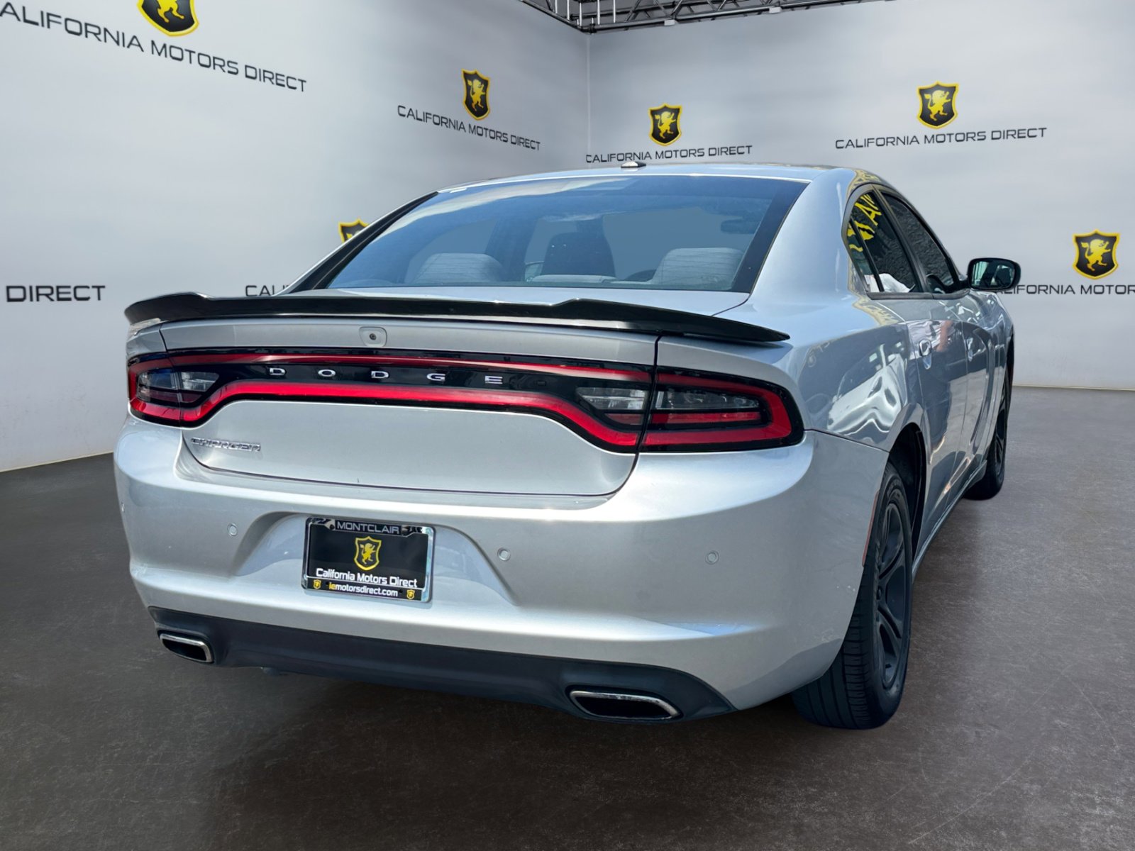 Used 2019 Dodge Charger SXT RWD image 5