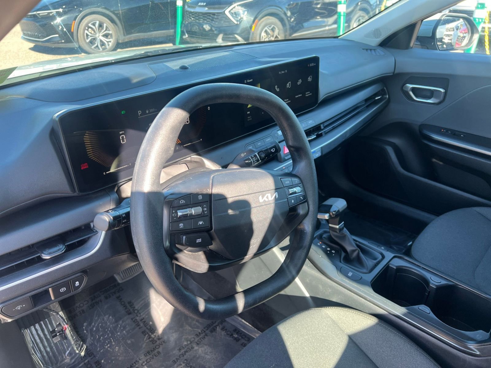 Used 2025 Kia K4 FWD image 28