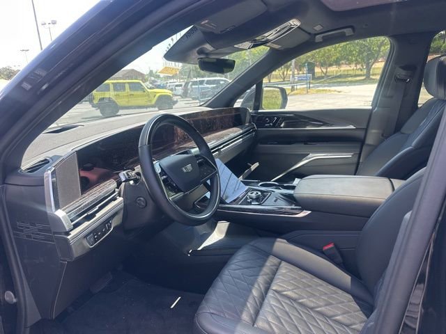 Used 2025 Cadillac Escalade IQ Luxury 1 AWD/4WD image 10