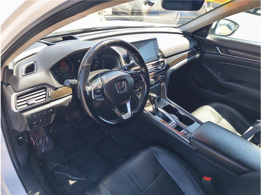 Used 2018 Honda Accord Touring image 5