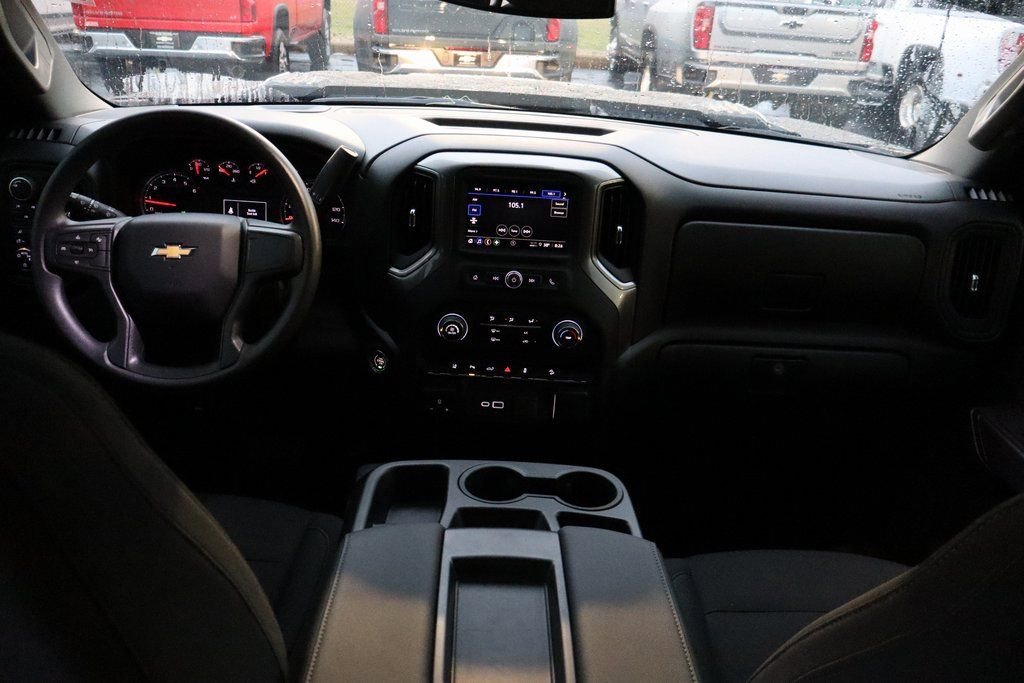 Used 2025 Chevrolet Silverado 2500 Custom w/ Custom Value Package image 11