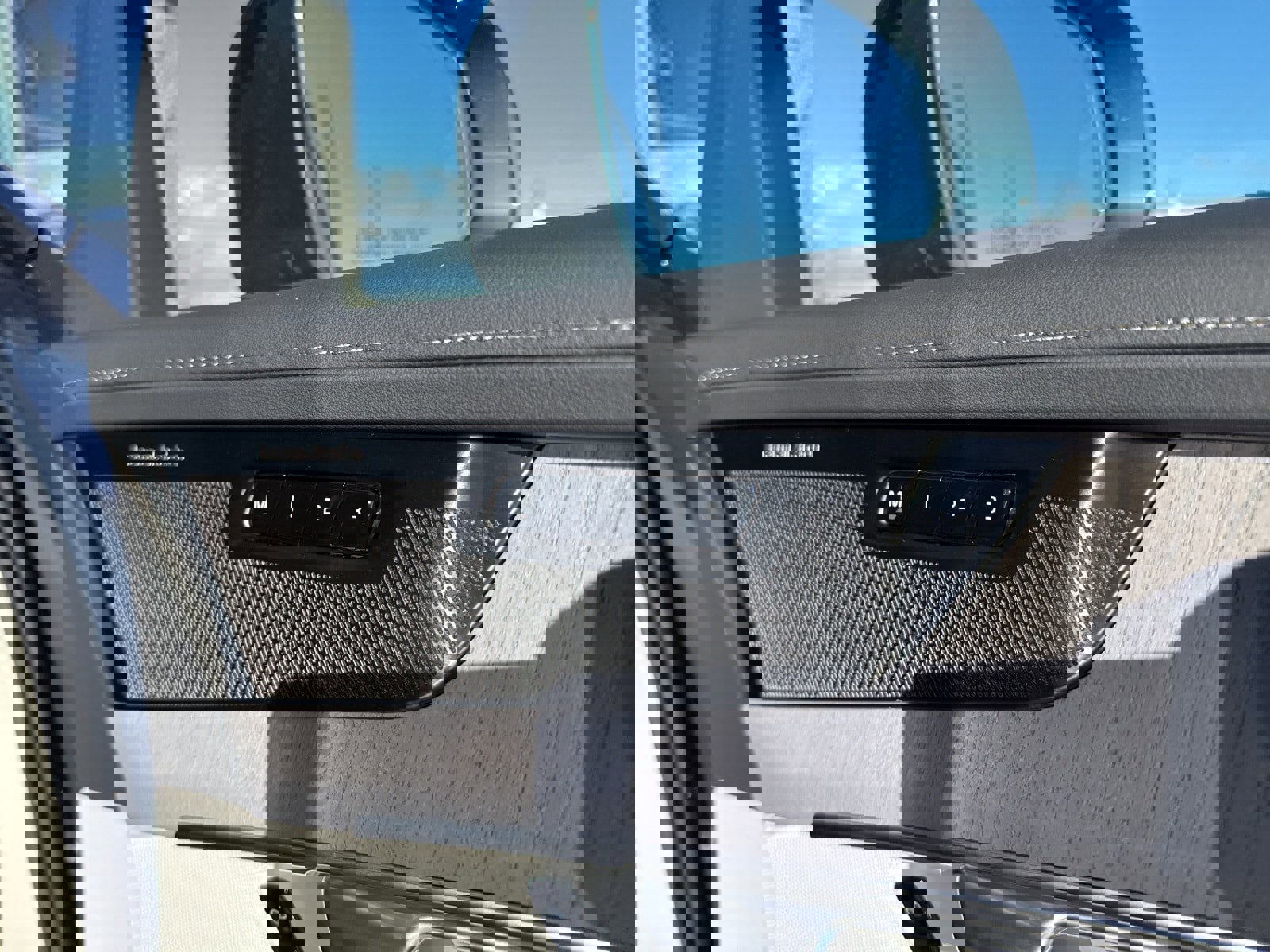 New 2026 Volvo XC90 T8 Ultra w/ Protection Package Premier image 17