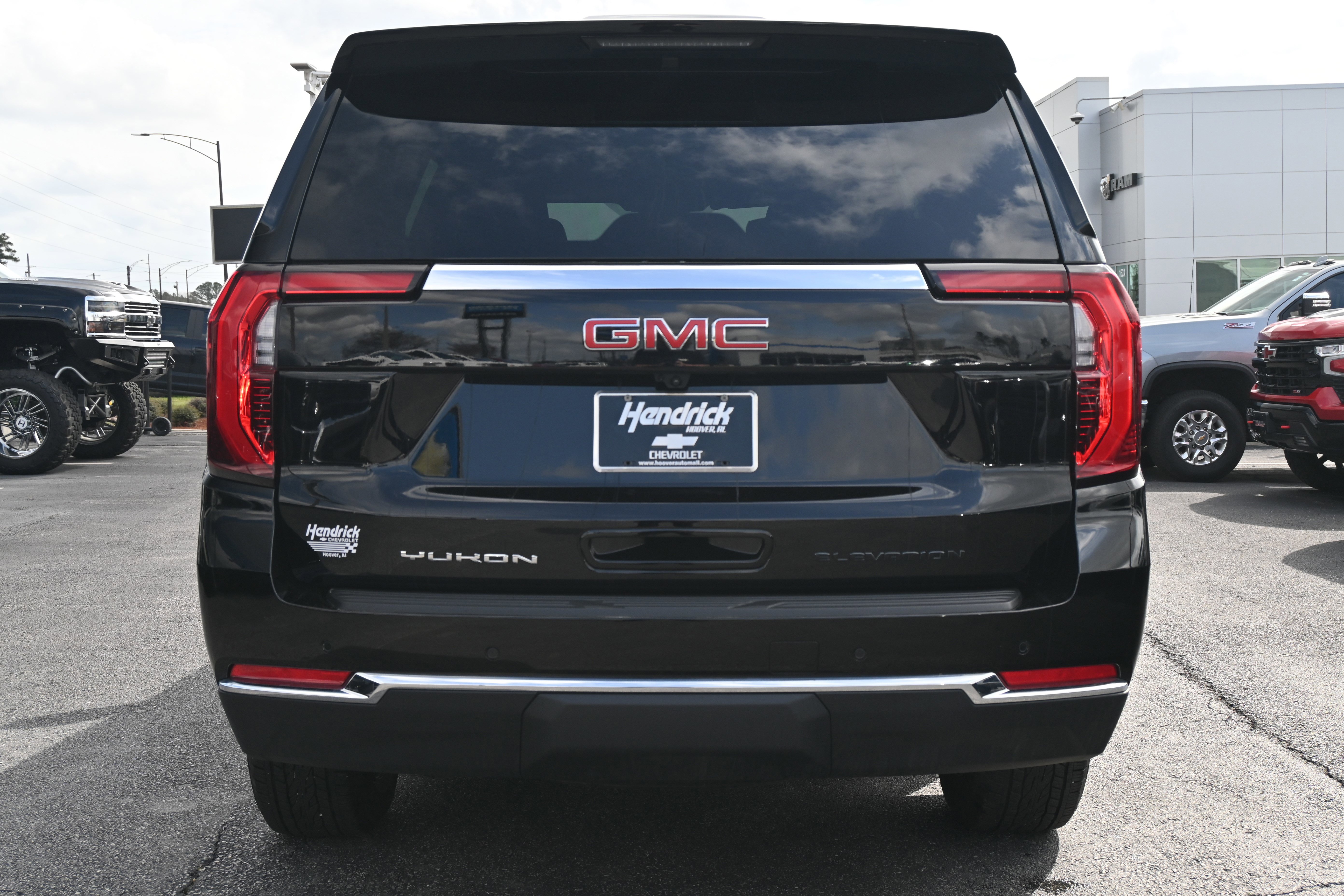 Used 2025 GMC Yukon Elevation w/ LPO, Floor Liner Package image 14