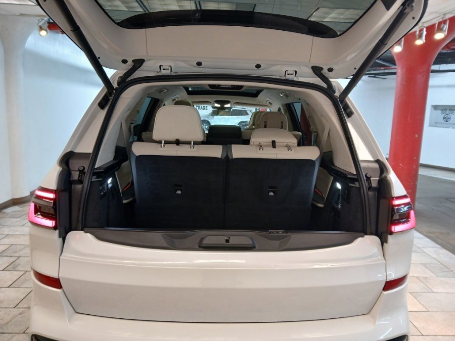 Used 2024 BMW X7 M60i w/ Executive Package image 6
