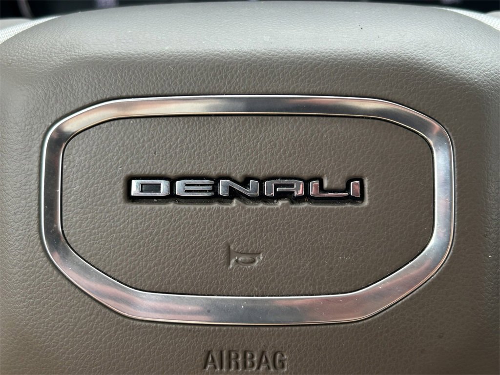 Used 2021 GMC Yukon Denali w/ Denali Ultimate Package image 46