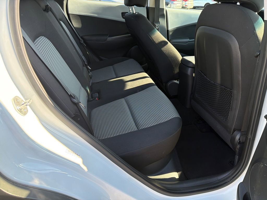 Used 2019 Hyundai Kona SE image 15