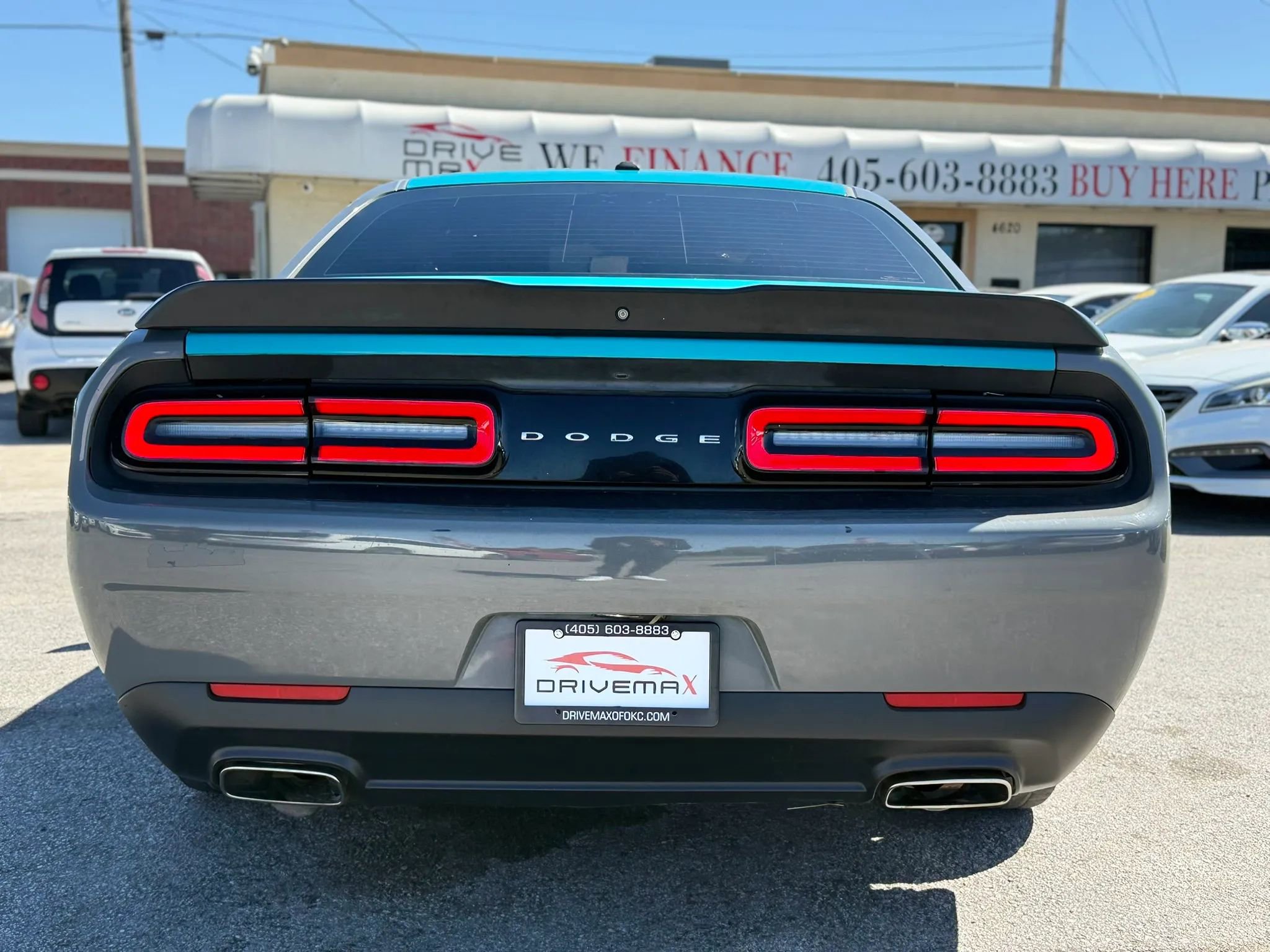 Used 2019 Dodge Challenger SXT w/ Blacktop Package RWD image 4