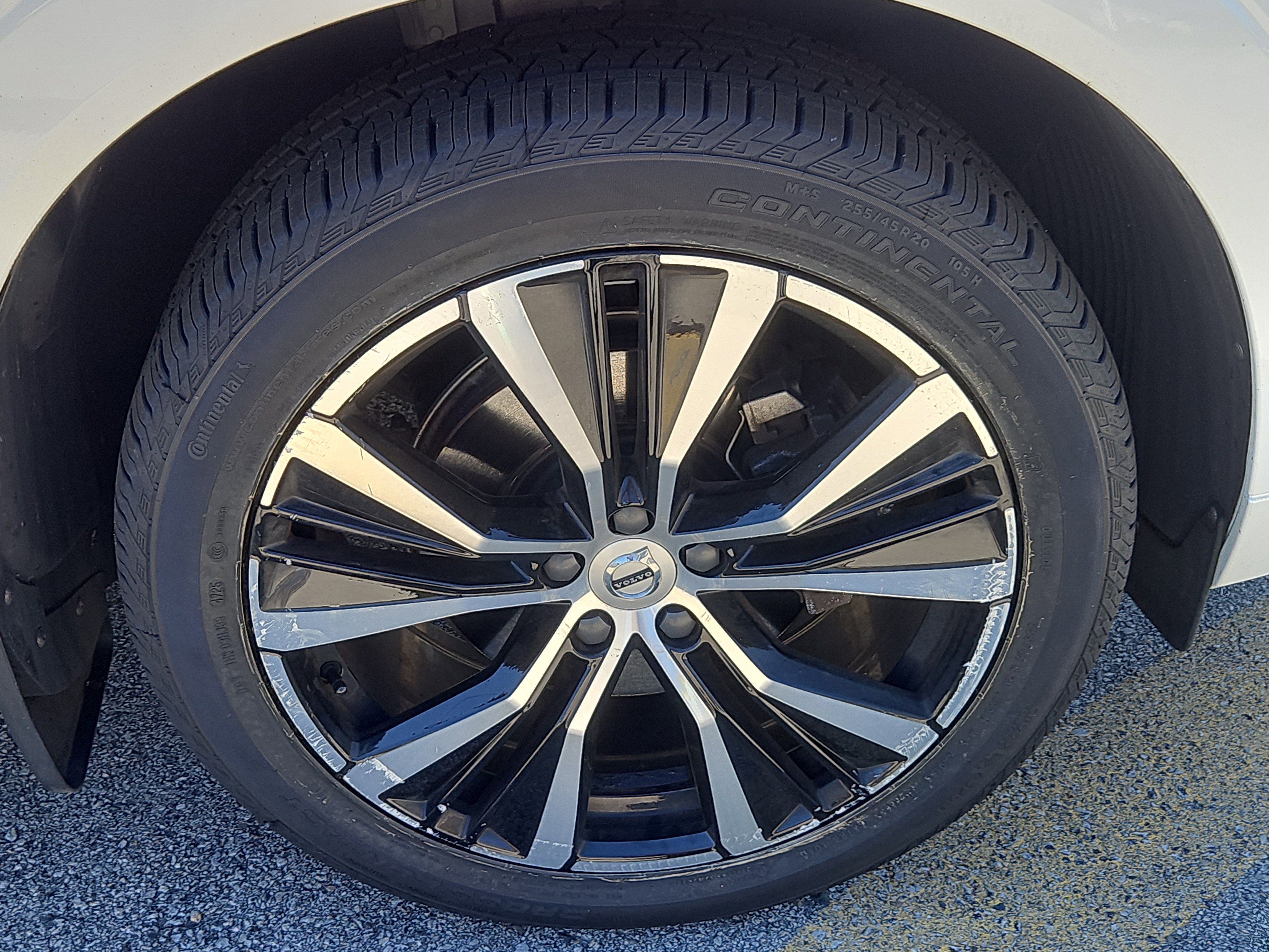 Certified 2023 Volvo XC60 B5 Plus w/ Climate Package AWD/4WD image 30