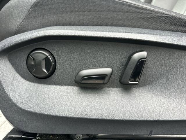 Certified 2022 Volkswagen Tiguan SE image 12