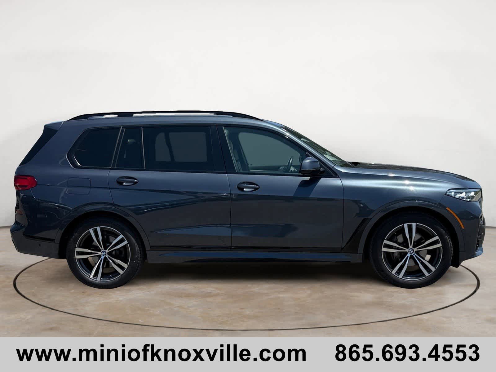 Used 2022 BMW X7 xDrive40i w/ M Sport Package AWD/4WD image 2