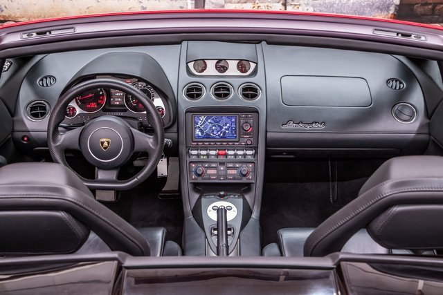 Used 2014 Lamborghini Gallardo LP 550-2 image 28