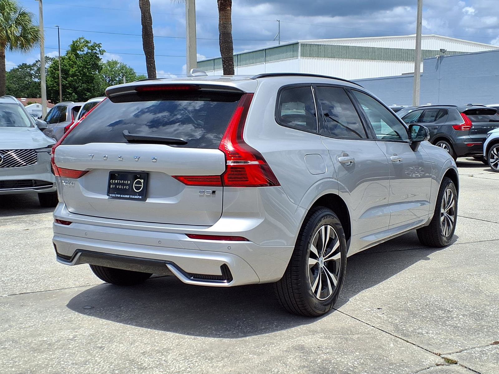 Certified 2025 Volvo XC60 B5 Core AWD/4WD image 7