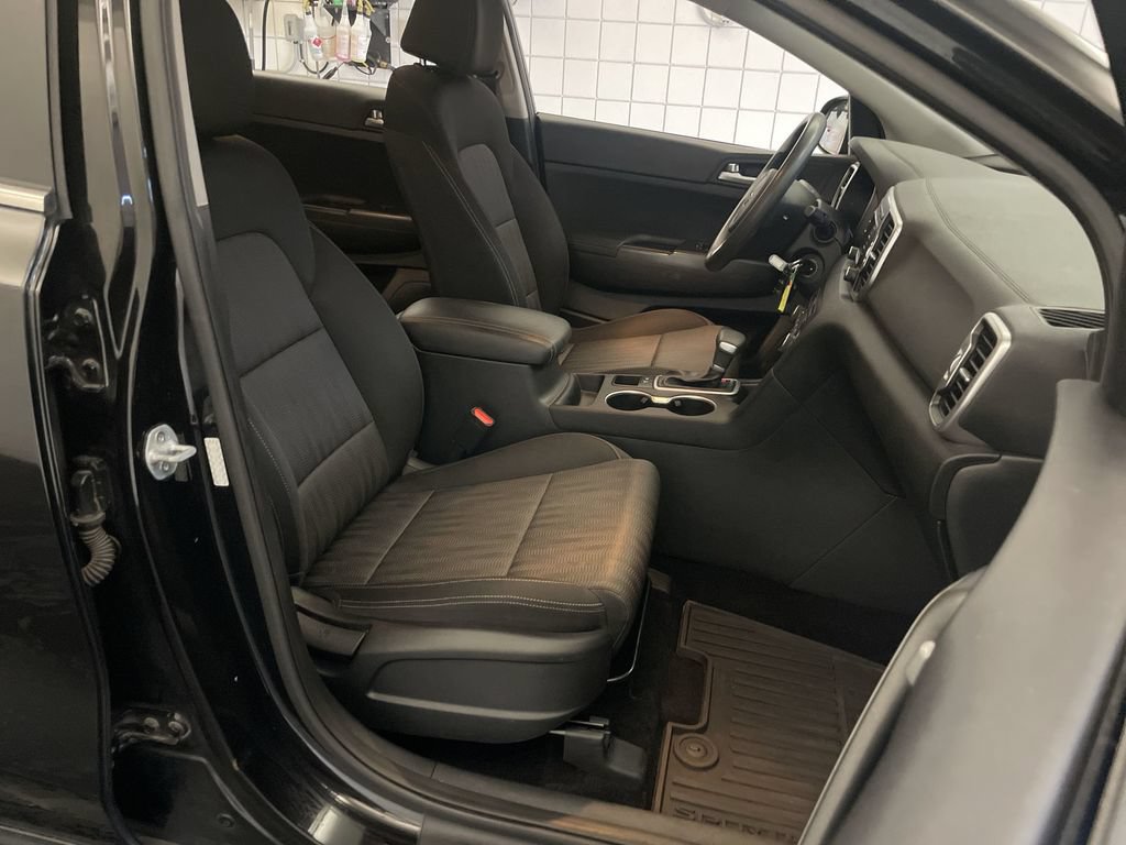 Used 2019 Kia Sportage LX FWD image 19