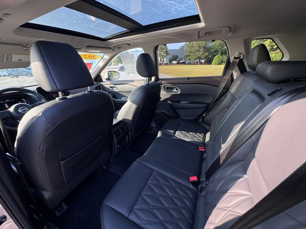 Certified 2023 Nissan Rogue Platinum w/ Platinum Premium Package image 25