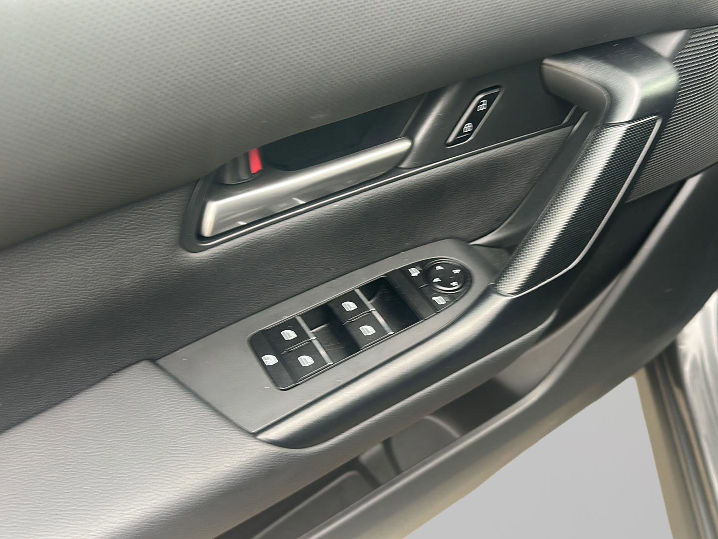 Used 2025 MAZDA CX-50 AWD 2.5 S w/ Cargo Package image 14