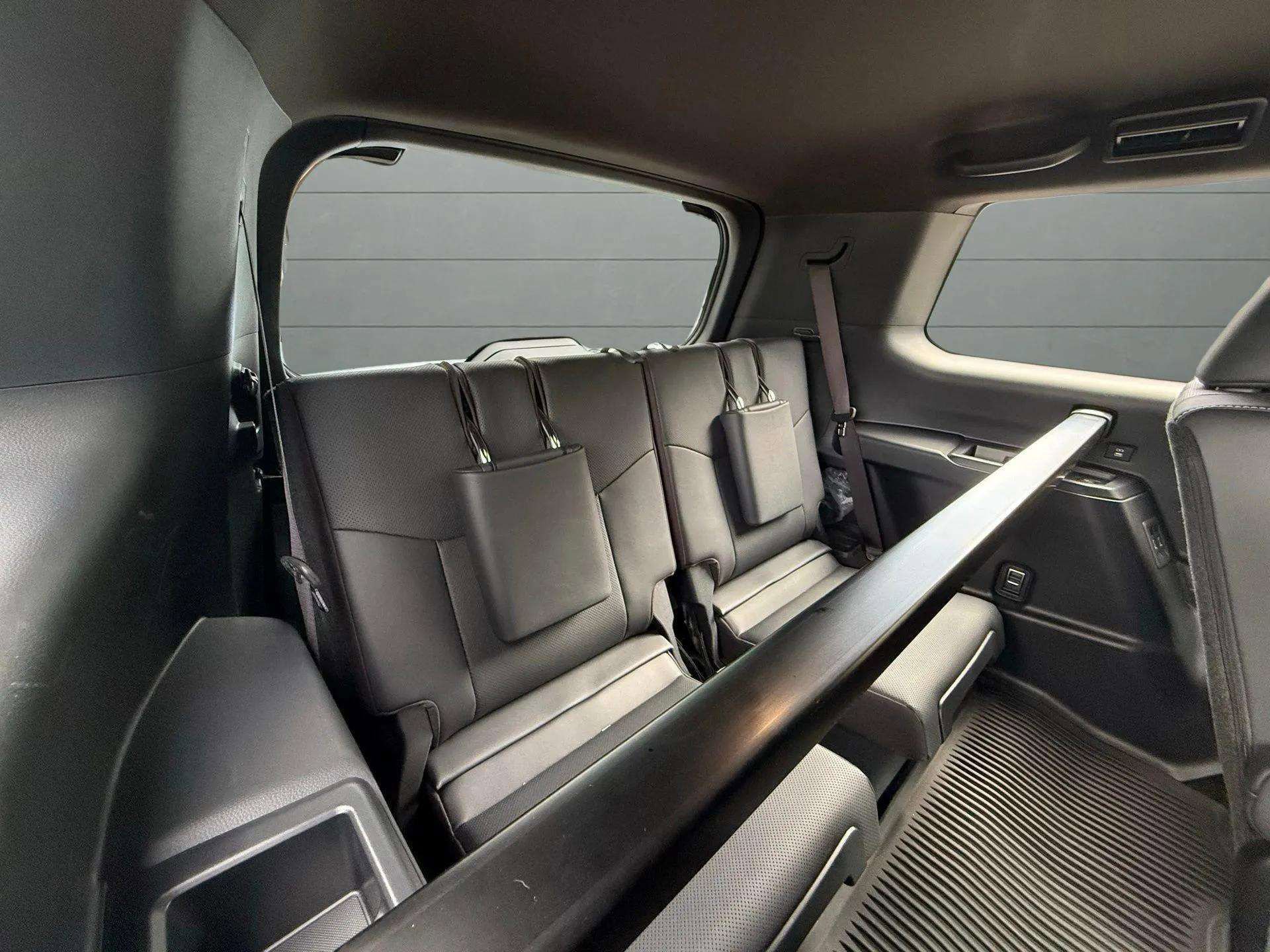 Used 2024 Lexus GX 550 w/ Accessory Package (2T) image 25