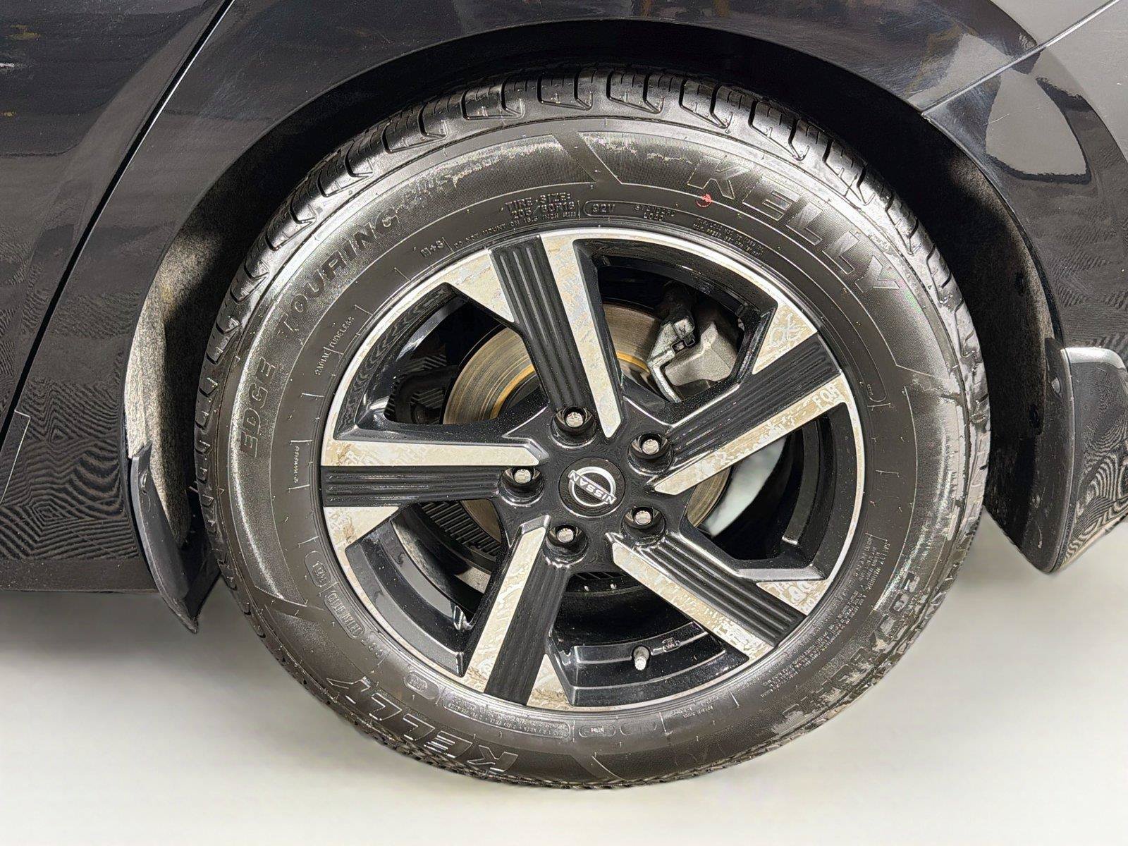 Used 2025 Nissan Sentra SV FWD image 33