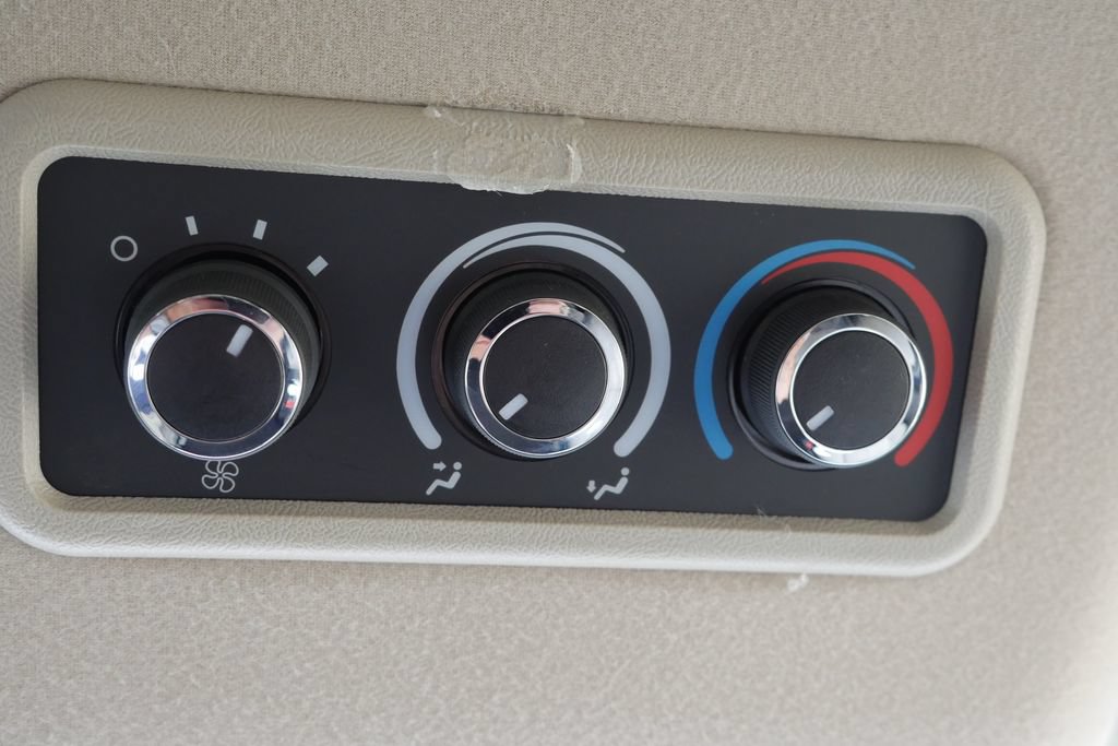 Used 2025 Chevrolet Express 3500 LS RWD image 16
