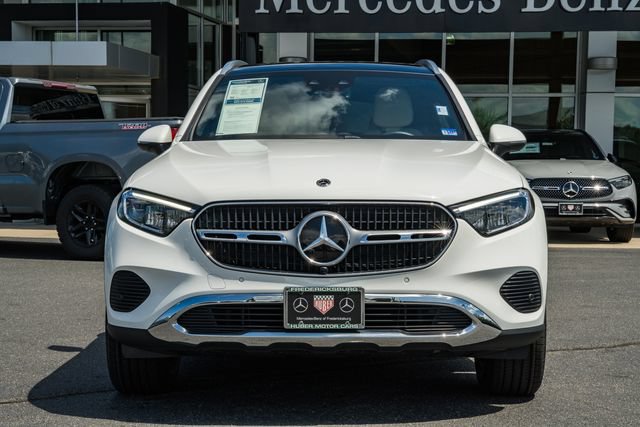 Used 2025 Mercedes-Benz GLC 350e 4MATIC image 2