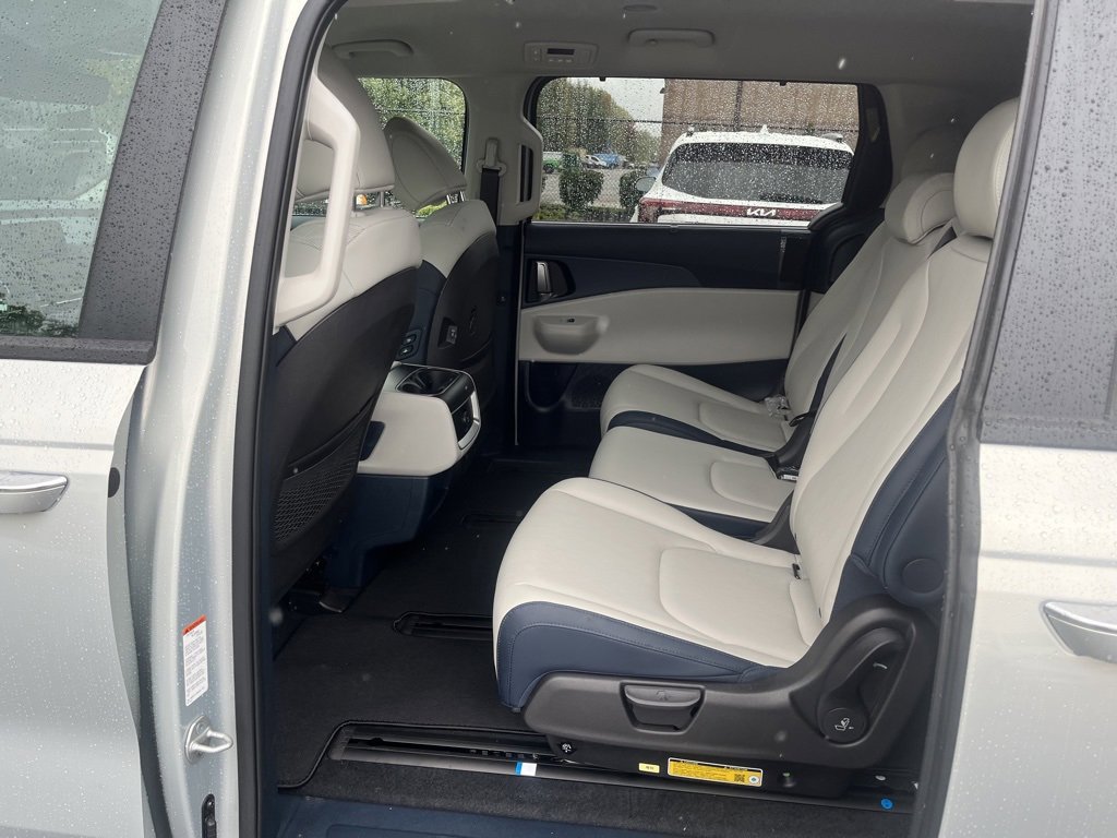 New 2026 Kia Carnival EX image 25