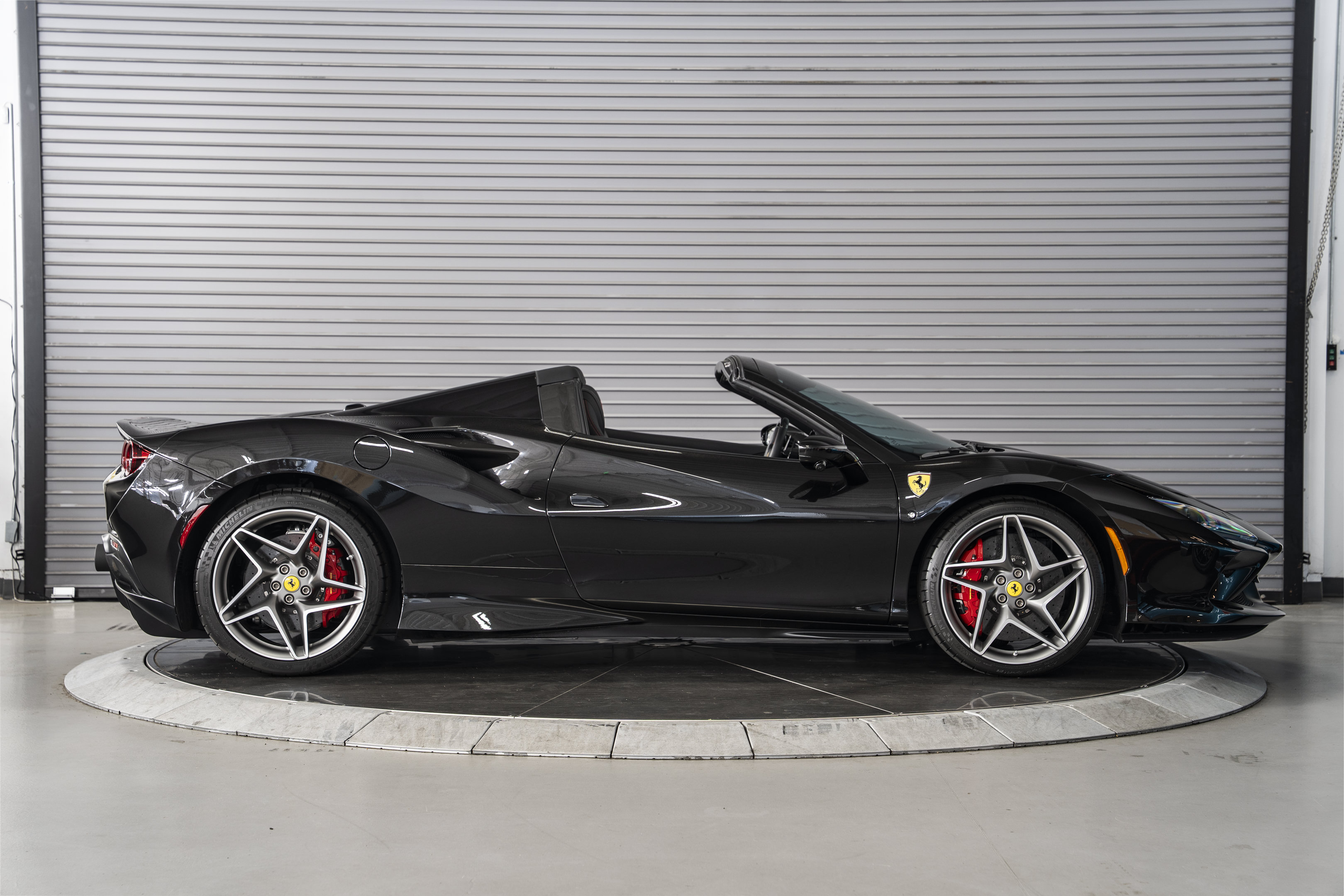 Used 2022 Ferrari F8 Tributo RWD image 6