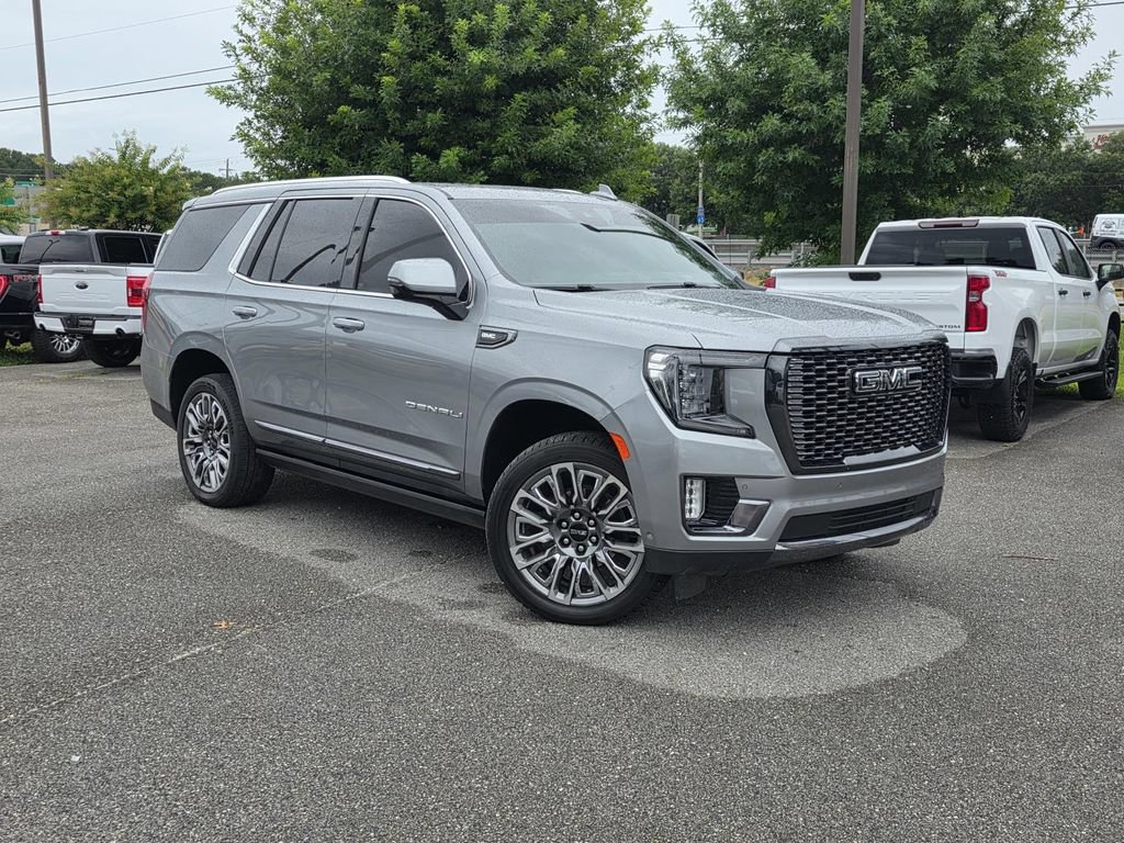 Used 2023 GMC Yukon Denali Ultimate AWD/4WD image 2
