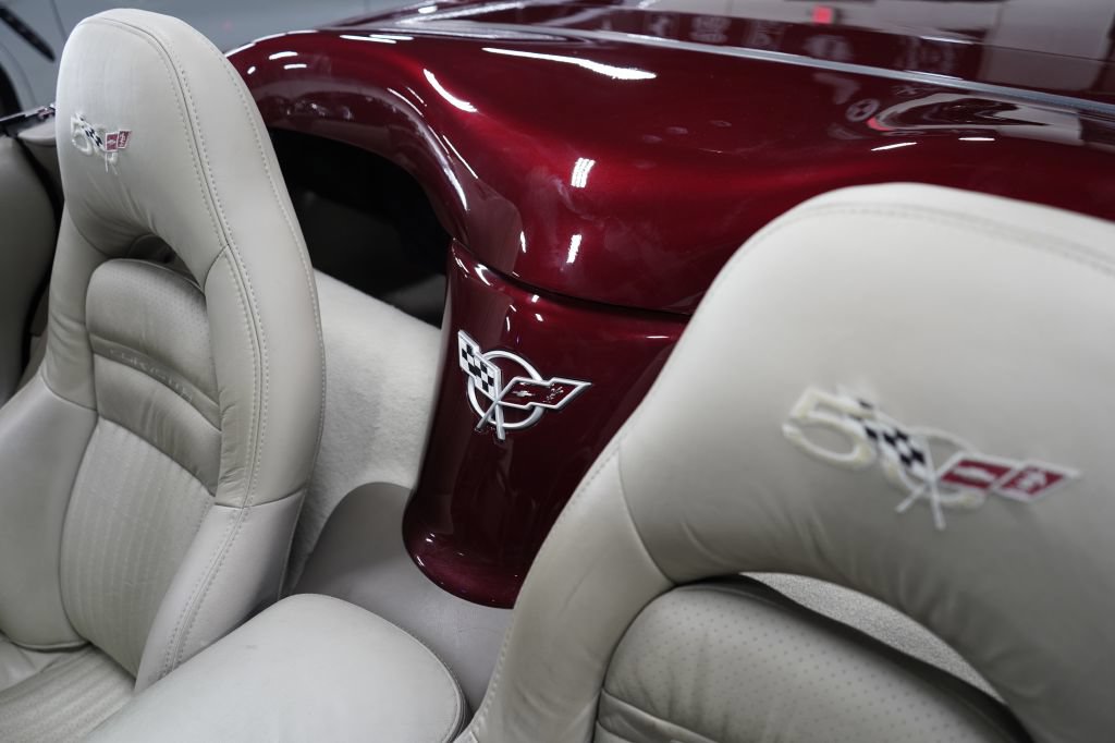 Used 2003 Chevrolet Corvette Convertible w/ Preferred Equipment Group1 RWD image 19