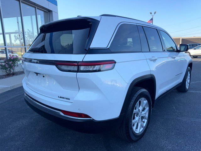 Used 2024 Jeep Grand Cherokee Limited image 3