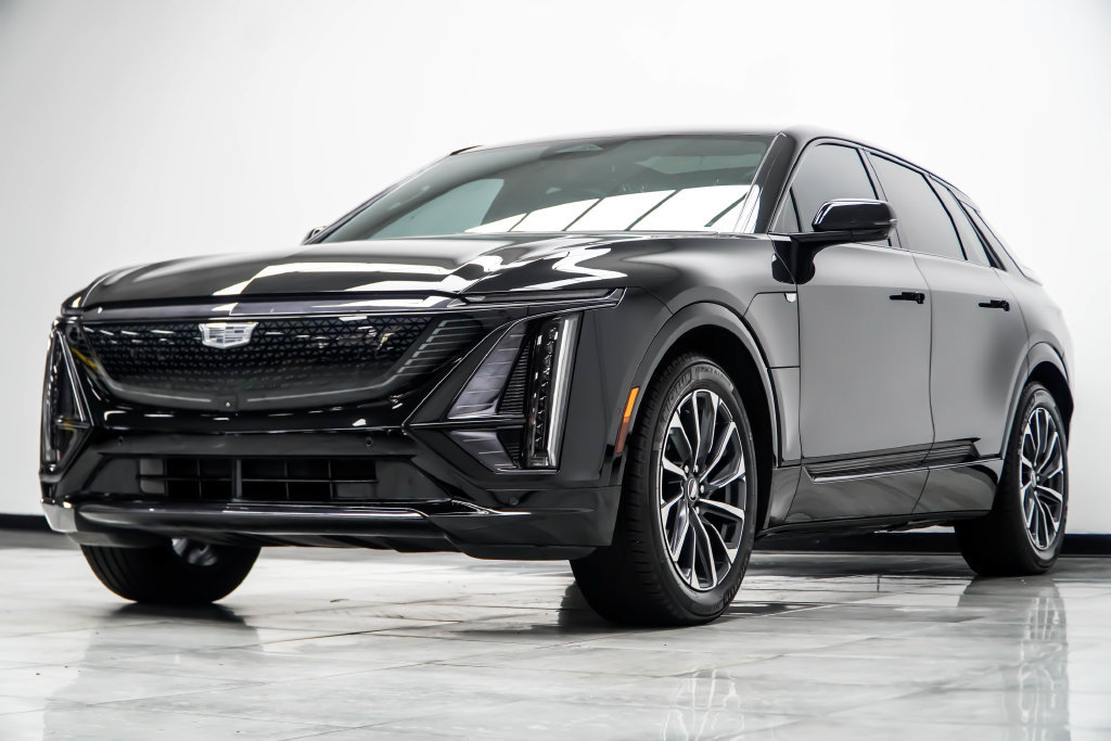 Used 2025 Cadillac Lyriq Sport w/ LPO, Floor Liner Package AWD/4WD image 12