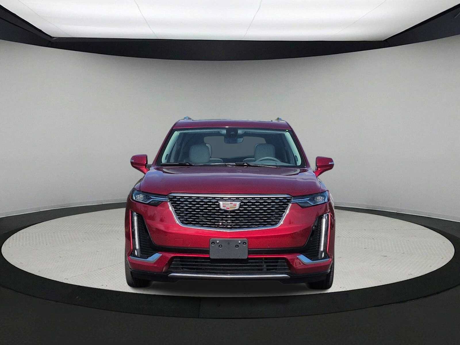 Used 2024 Cadillac XT6 Premium Luxury w/ Technology Package AWD/4WD image 3