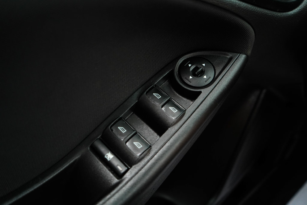 Used 2018 Ford Focus SE FWD image 28