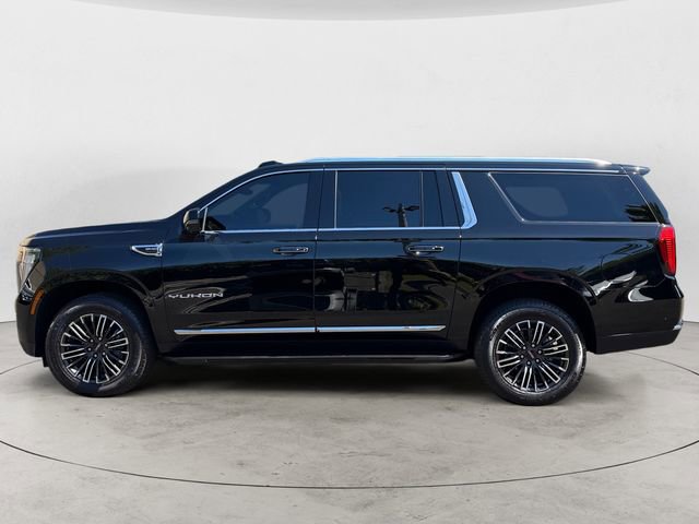 Used 2025 GMC Yukon XL Elevation w/ Elevation Premium Package AWD/4WD image 2