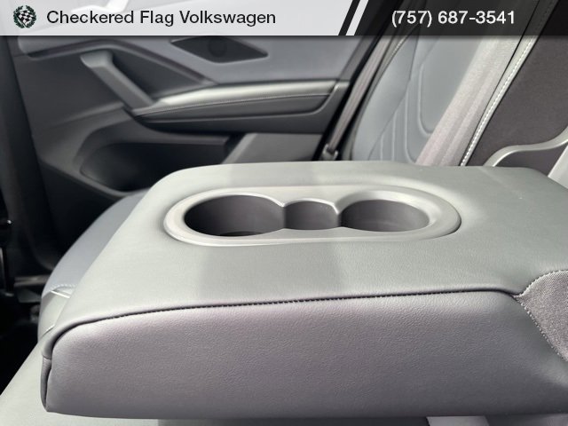 New 2025 Volkswagen Tiguan SE R-Line image 54