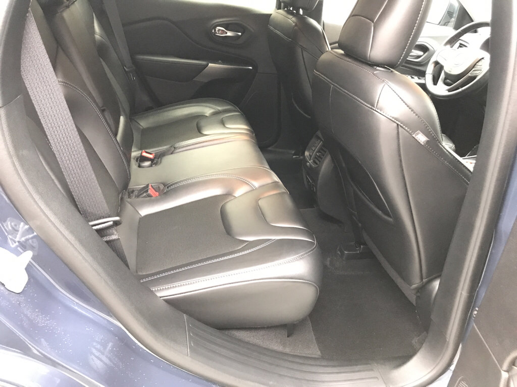 Used 2020 Jeep Cherokee Latitude Plus w/ Comfort/Convenience Group image 16